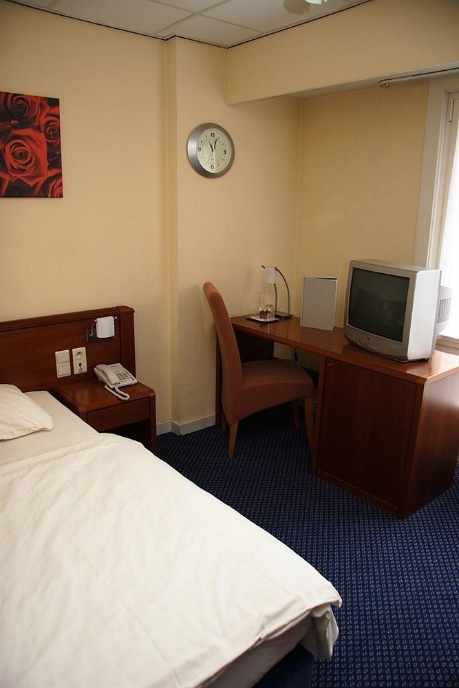 Hotel Royal Зелзате Экстерьер фото